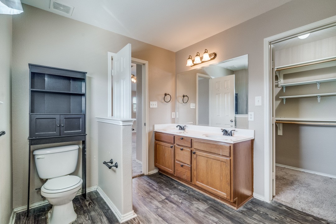 424 Heritage Drive Crowley TX 76036
