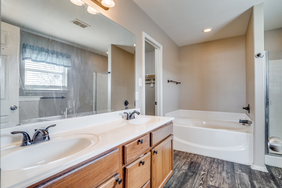 424 Heritage Drive Crowley TX 76036