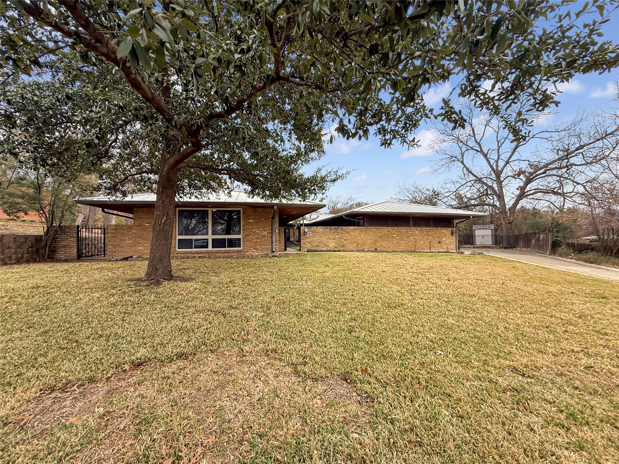 921 9th Street Grand Prairie TX 75050