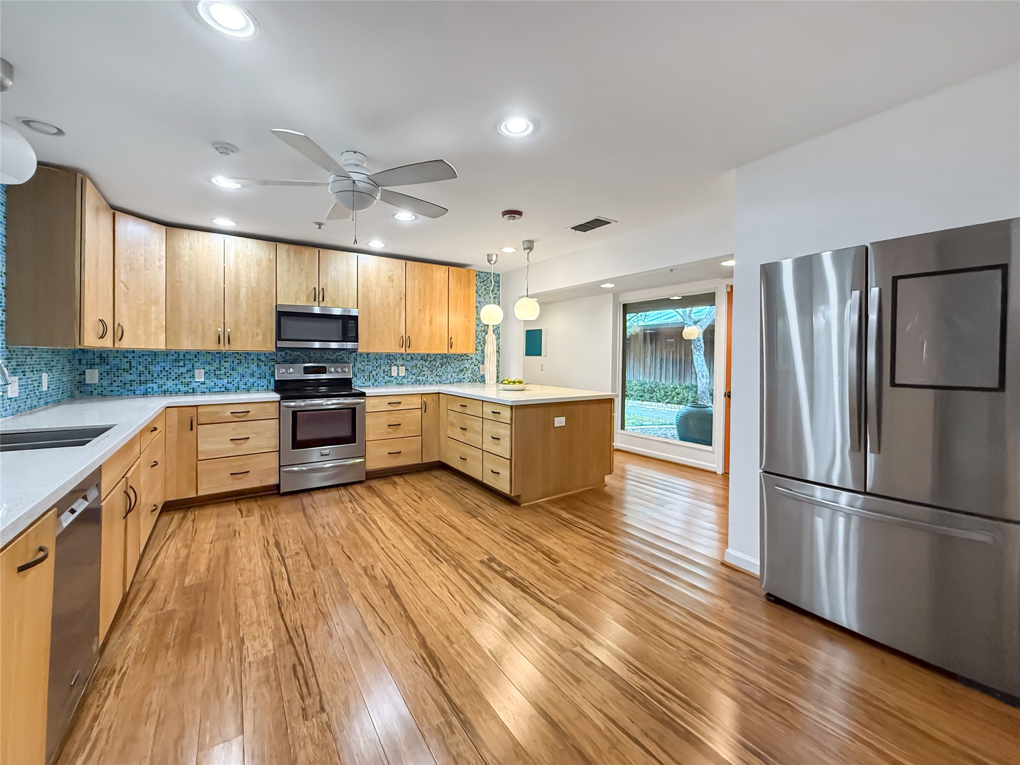 921 9th Street Grand Prairie TX 75050