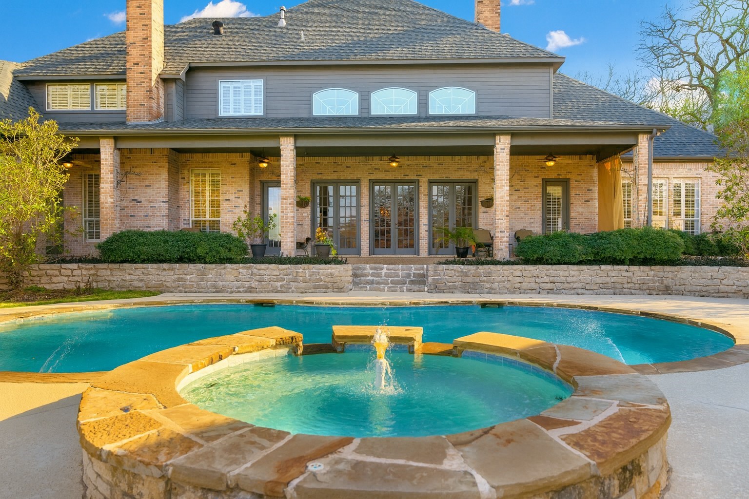 550 N Peytonville Avenue Southlake TX 76092
