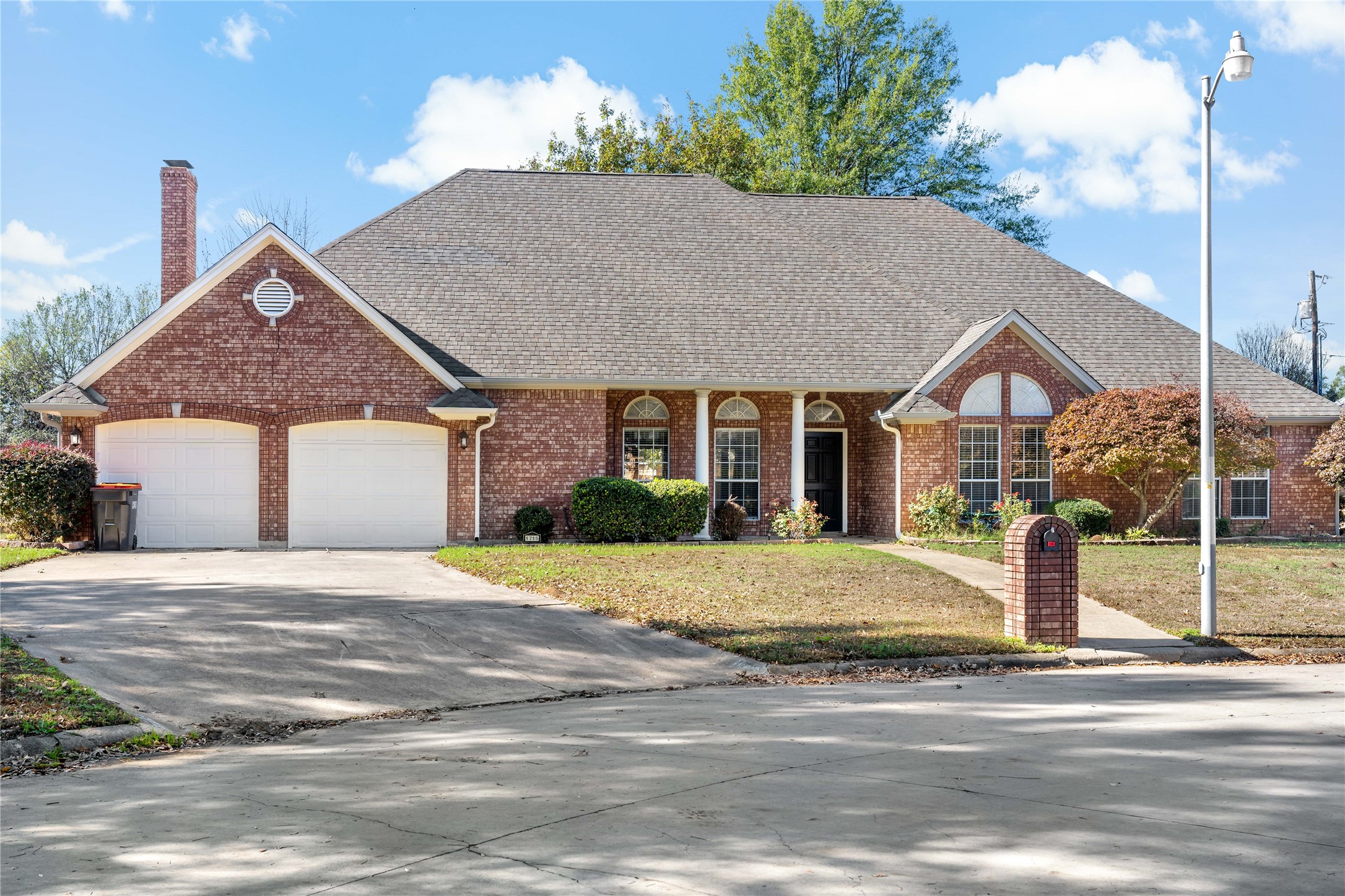 1715 30th Street NE Paris TX 75462