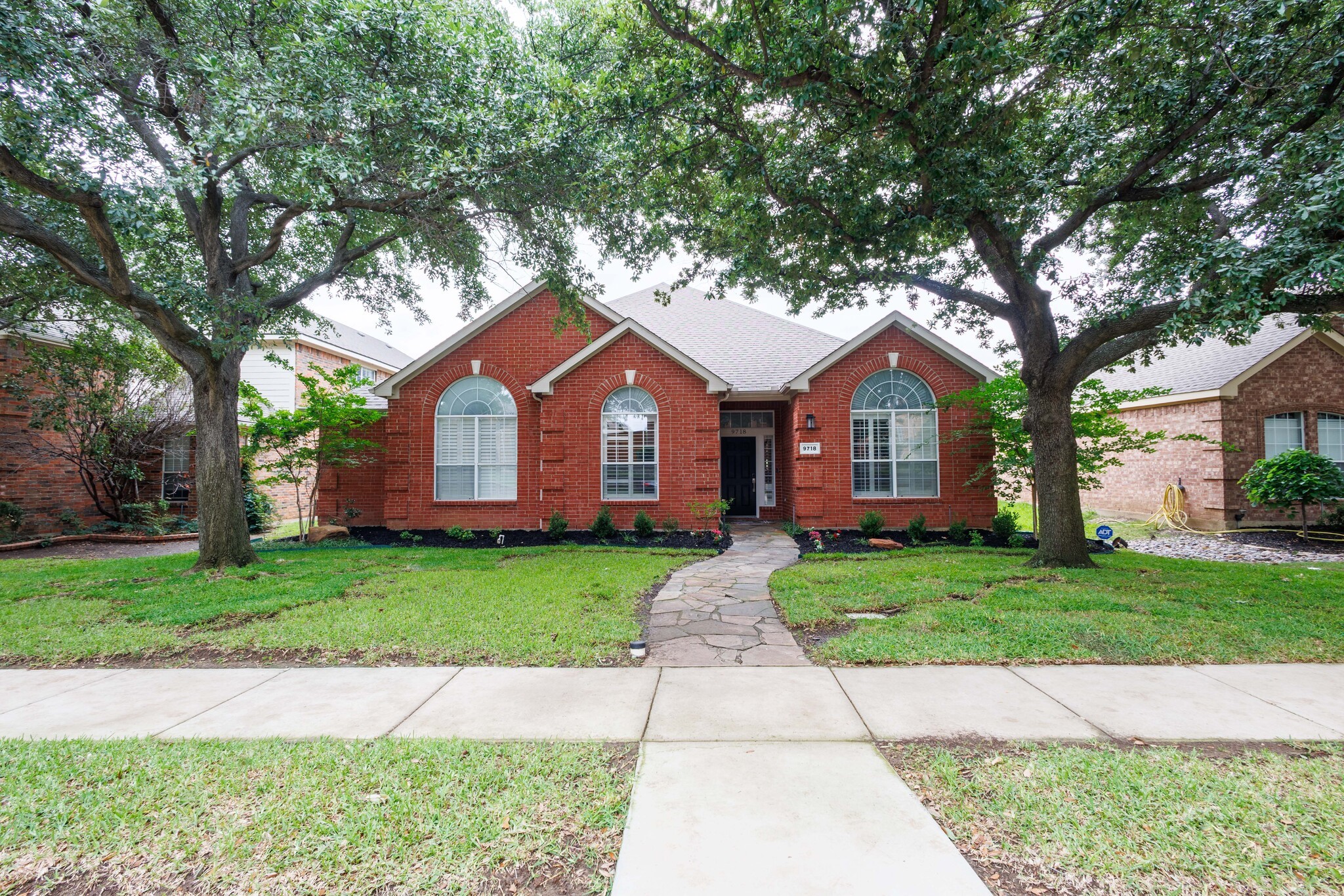 9718 Wolf Creek Drive Irving TX 75063