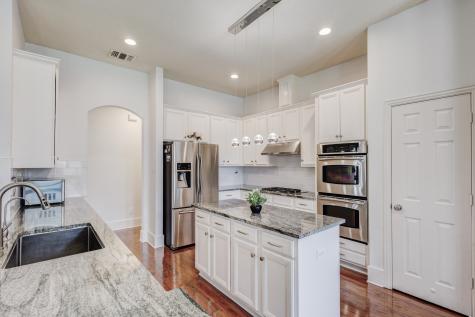 9718 Wolf Creek Drive Irving TX 75063