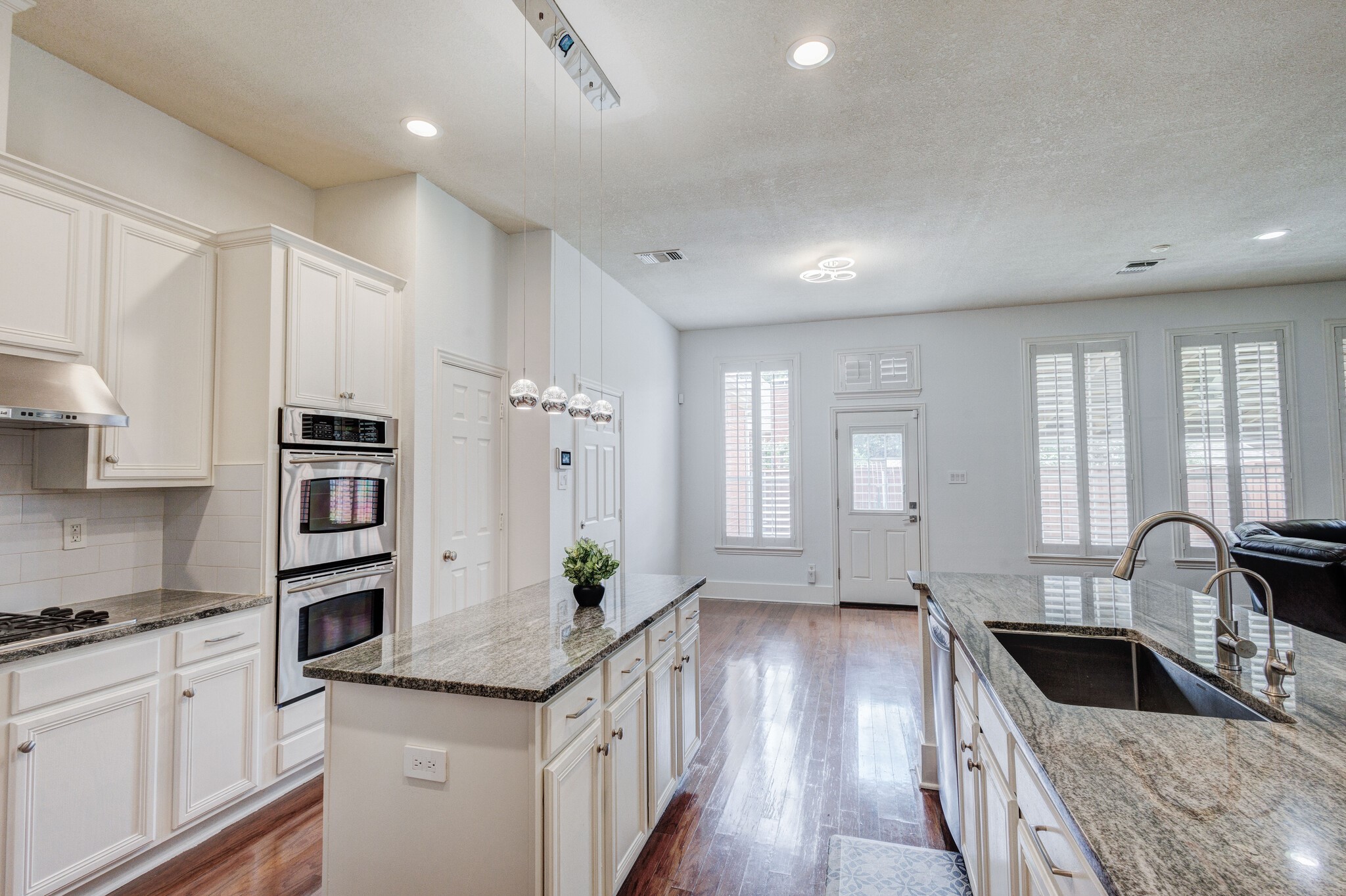 9718 Wolf Creek Drive Irving TX 75063