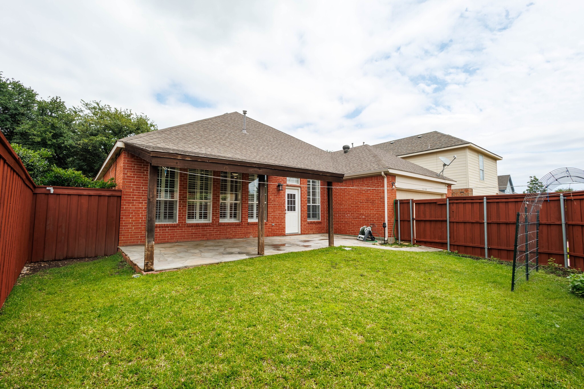 9718 Wolf Creek Drive Irving TX 75063