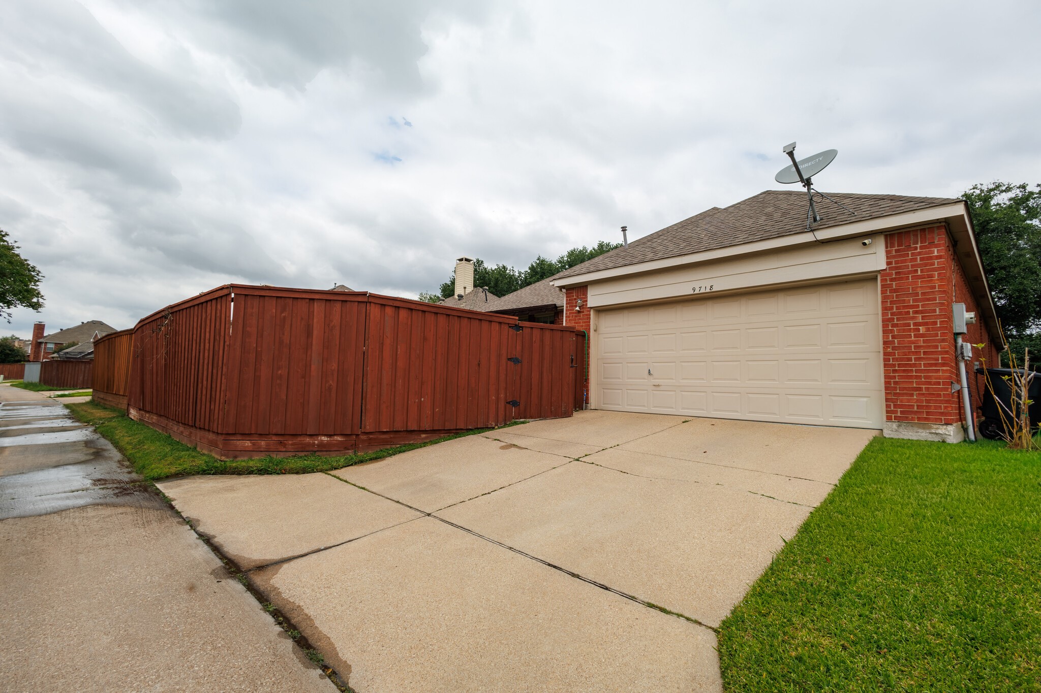 9718 Wolf Creek Drive Irving TX 75063