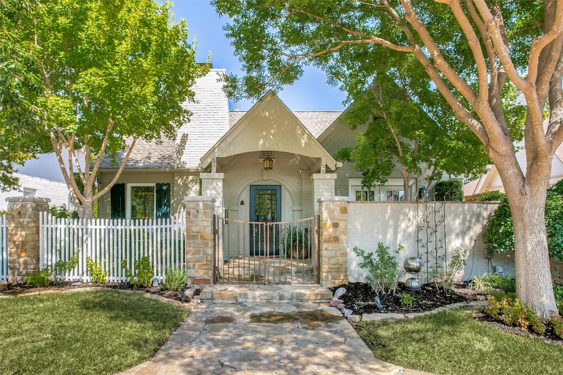 4828 Bryce Avenue Fort Worth TX 76107