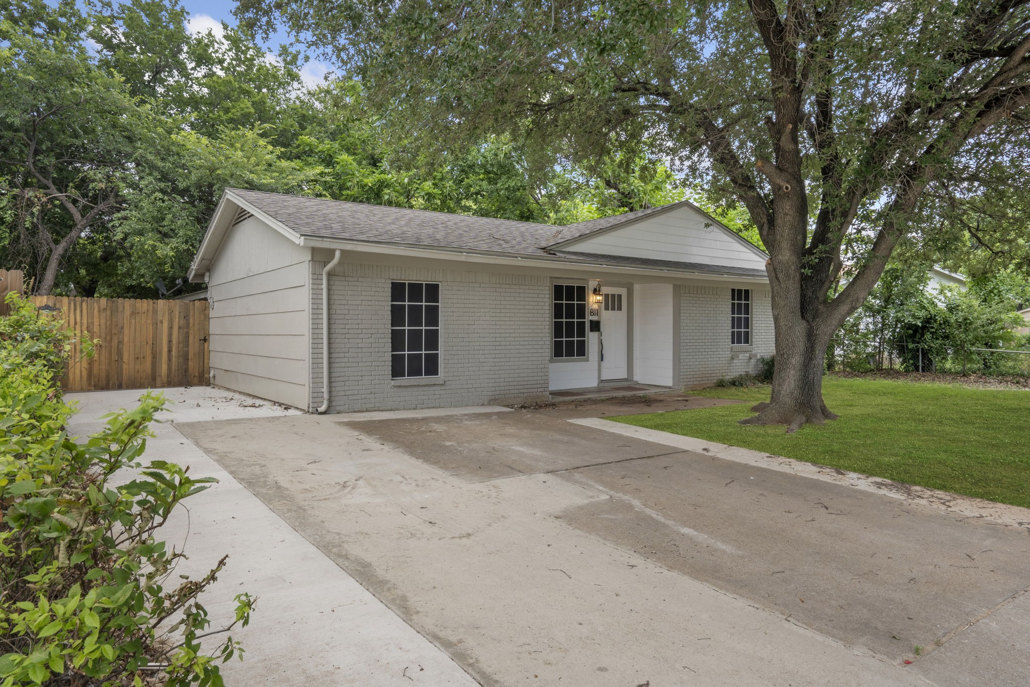 811 N Cooper Street Arlington TX 76011