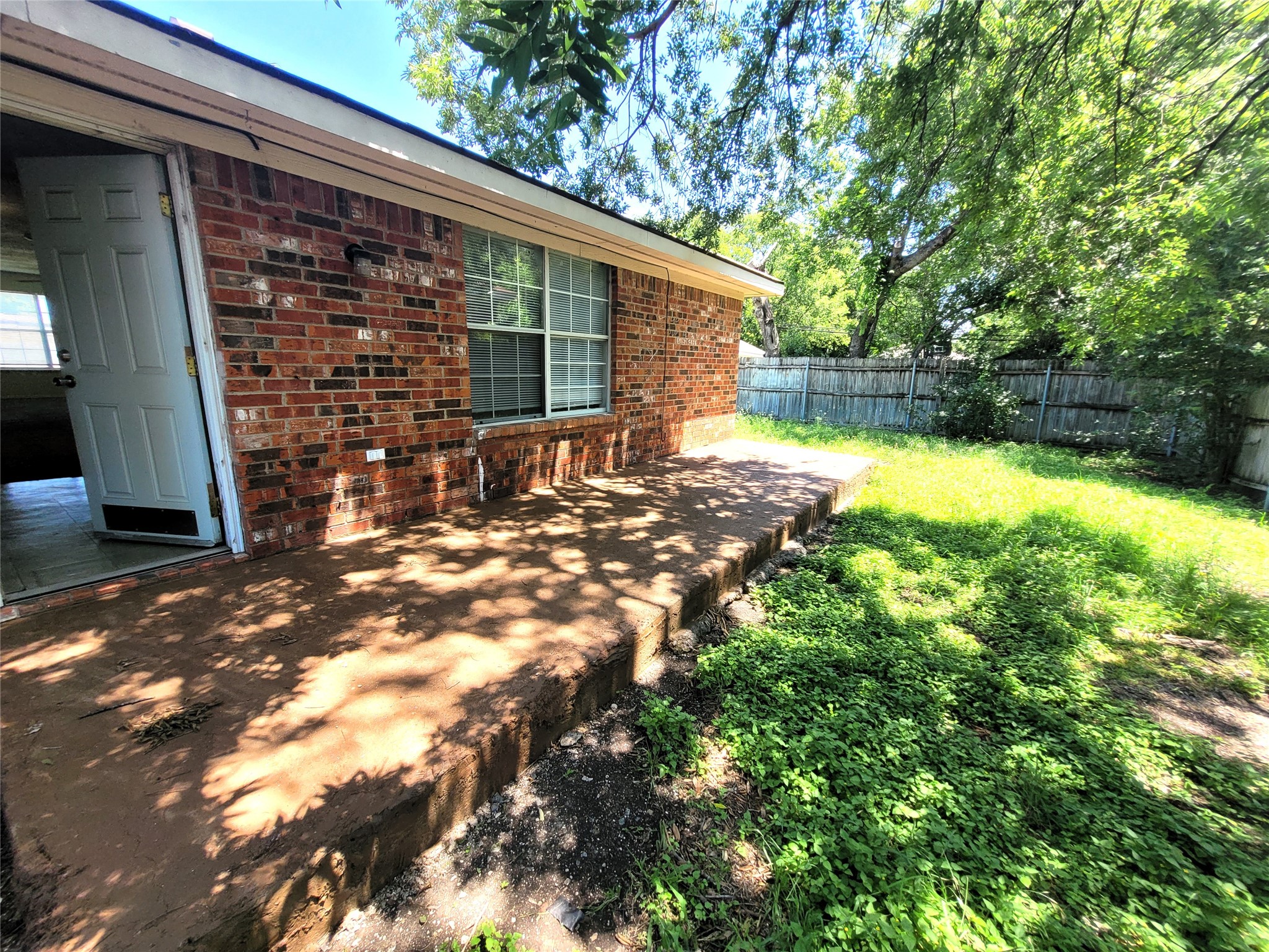 651 Meadow Park Drive White Settlement TX 76108