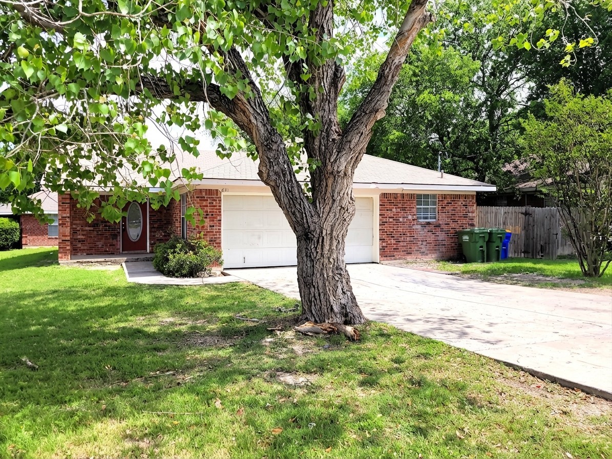 651 Meadow Park Drive White Settlement TX 76108