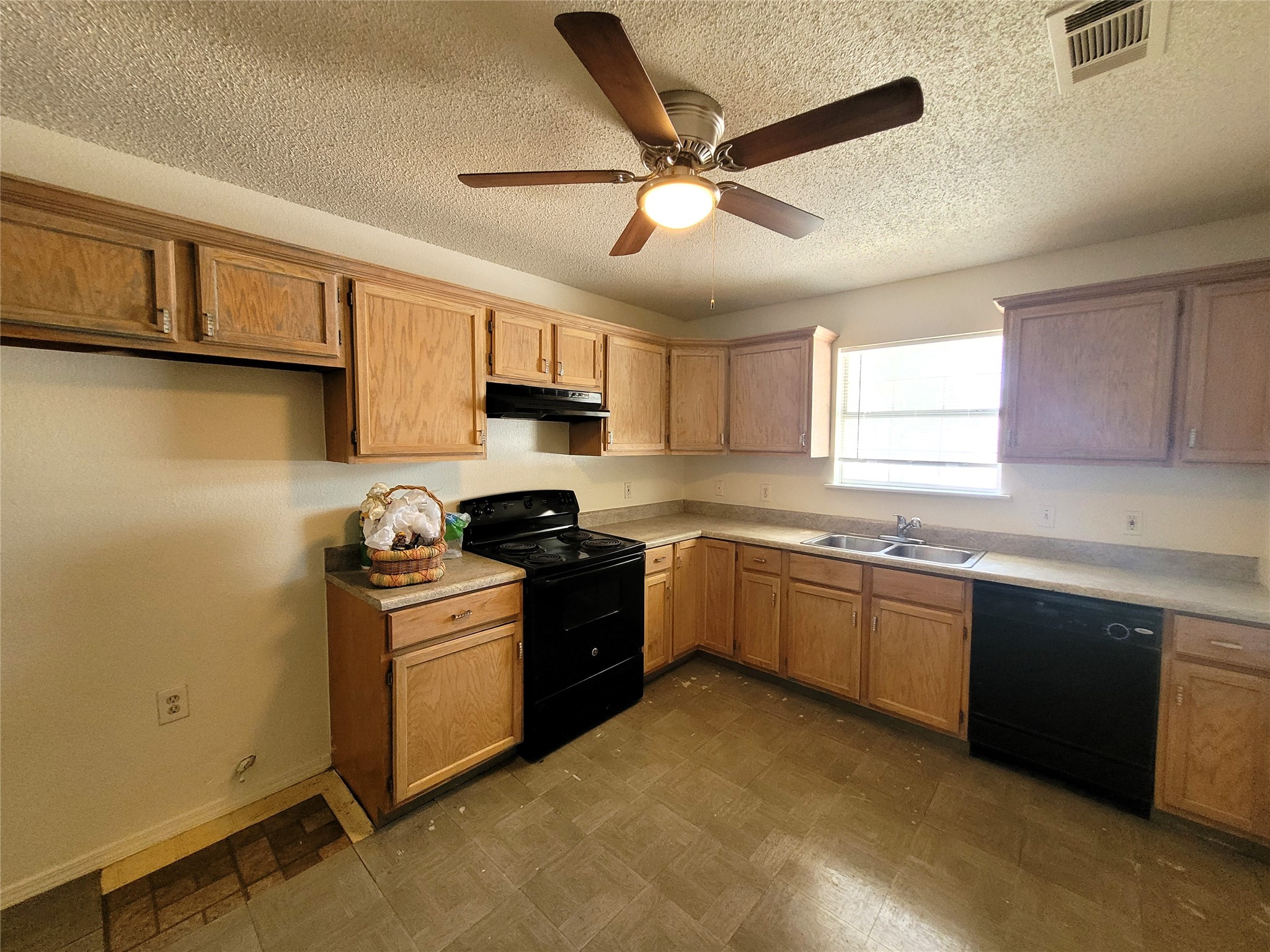 651 Meadow Park Drive White Settlement TX 76108