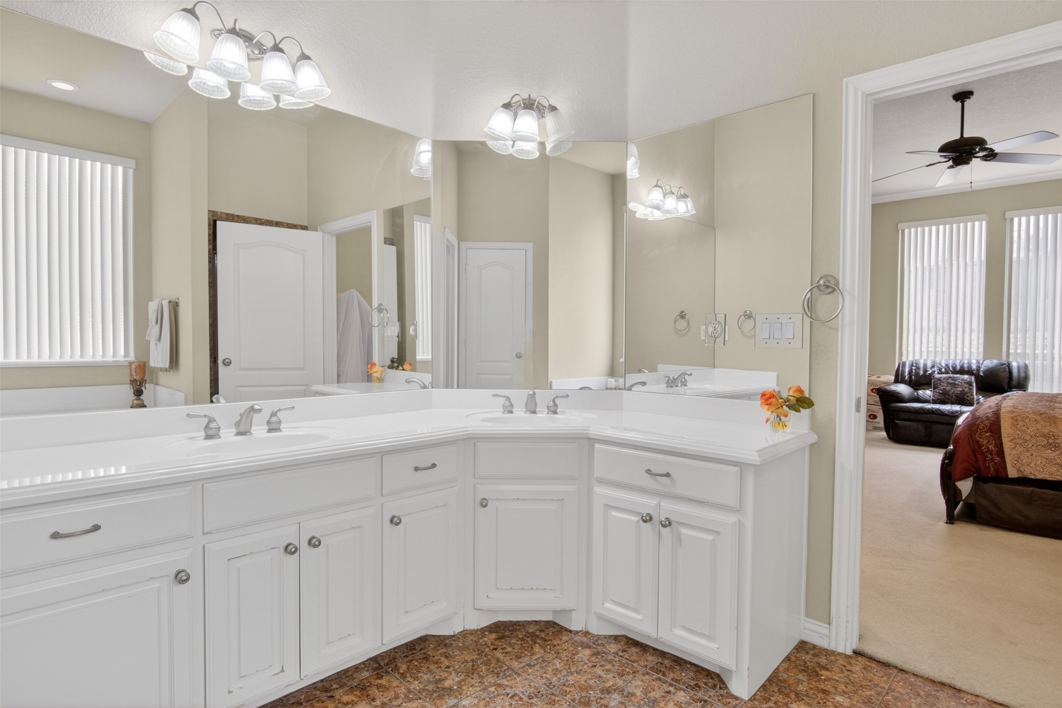 2416 Park Run Drive Arlington TX 76016