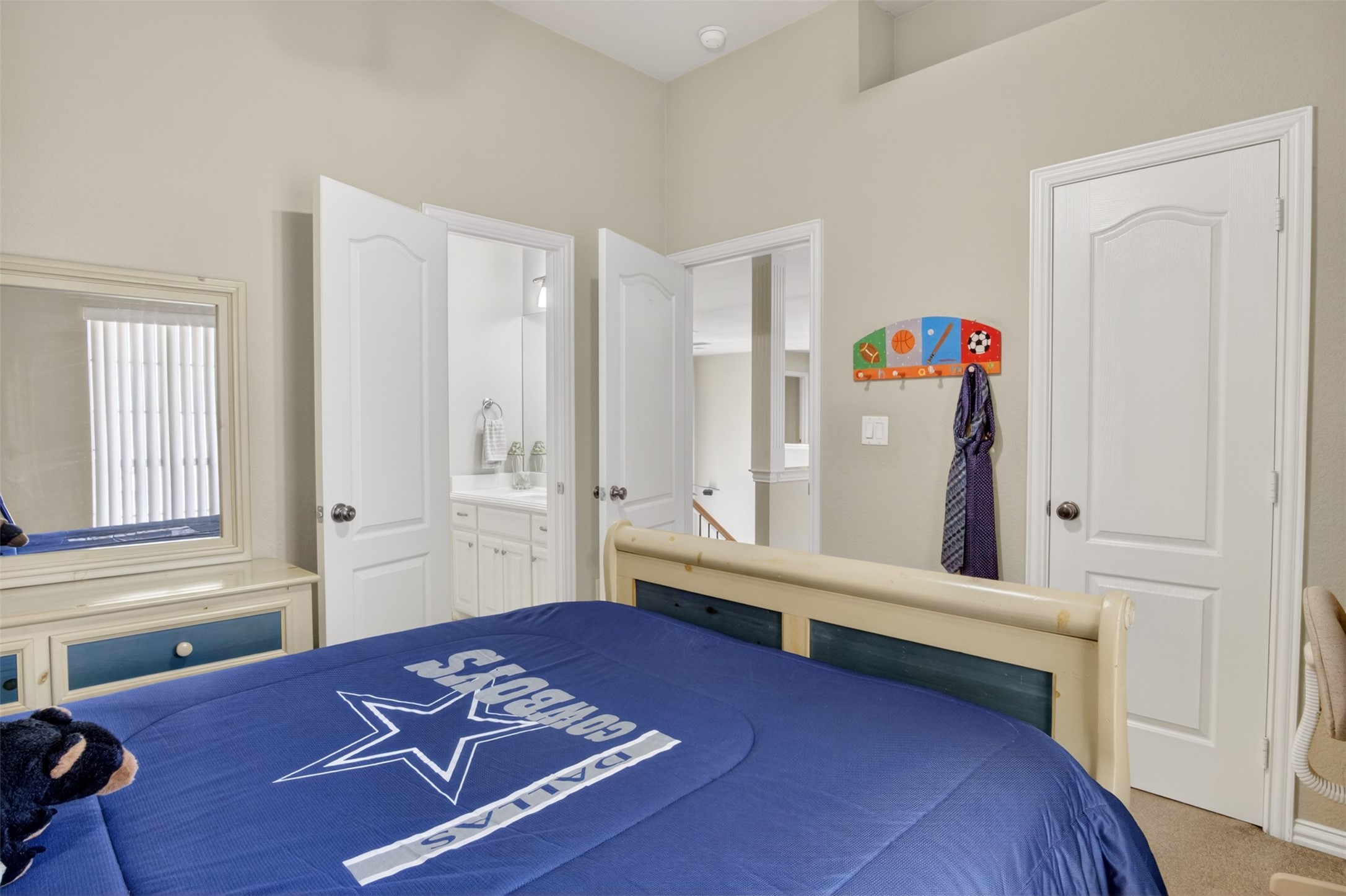 2416 Park Run Drive Arlington TX 76016