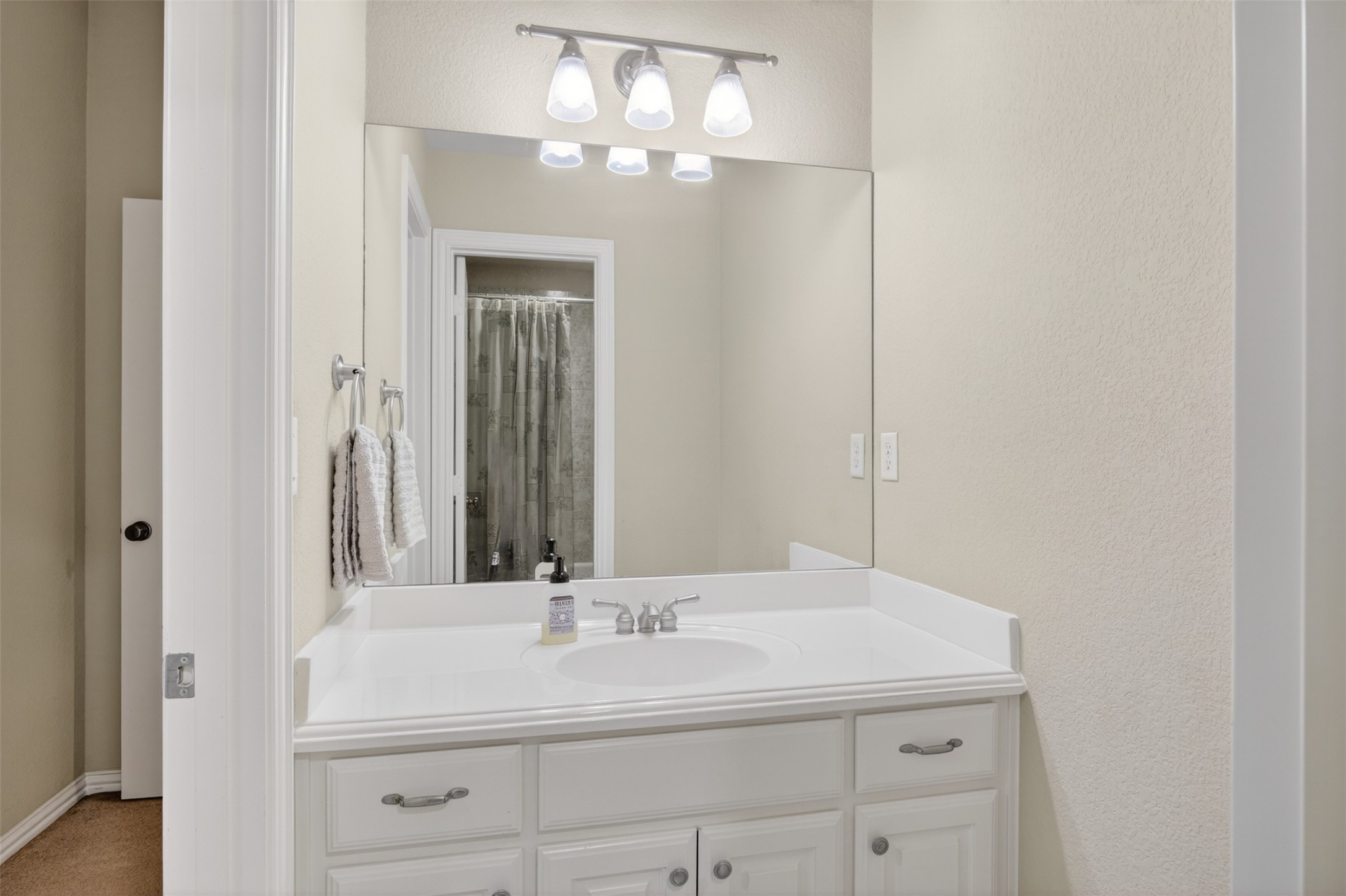 2416 Park Run Drive Arlington TX 76016