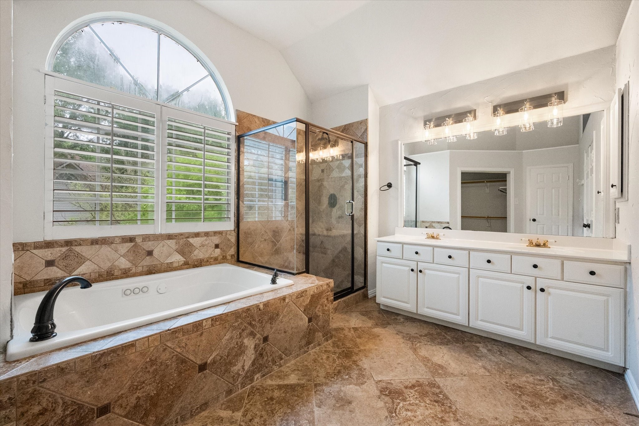 6211 Fox Hunt Drive Arlington TX 76001