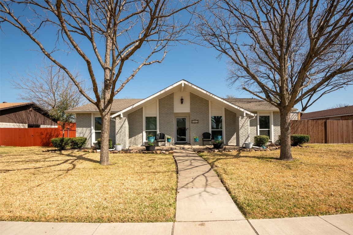 1906 Dodge Trail Grand Prairie TX 75052