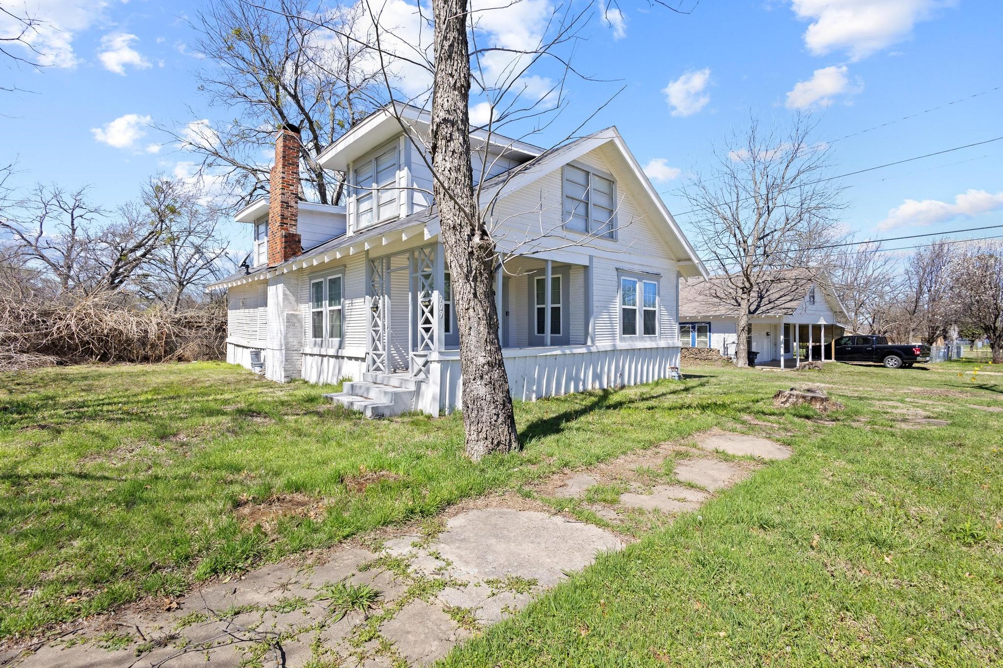 709 N Chandler Avenue Denison TX 75020