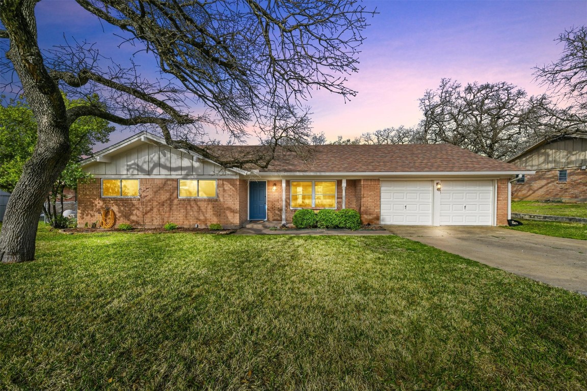 533 Oak Park Drive Hurst TX 76053