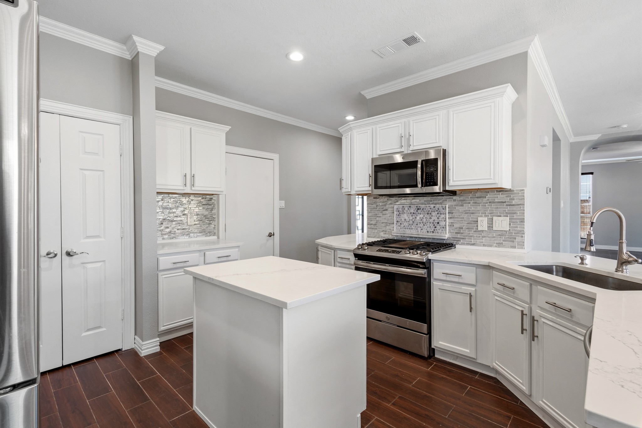 6722 Tabor Drive Arlington TX 76002