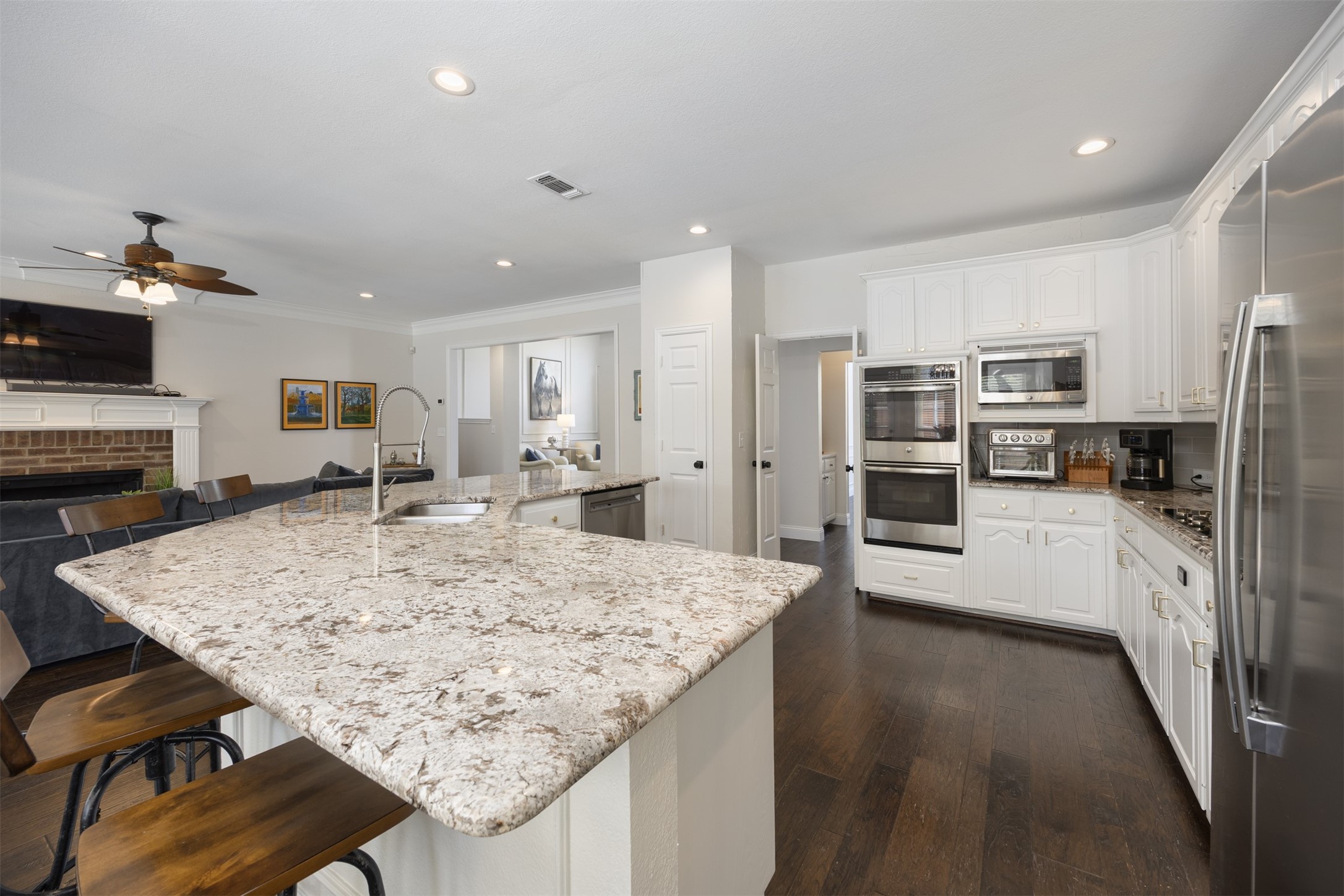 2823 Roundrock Mckinney TX 75072