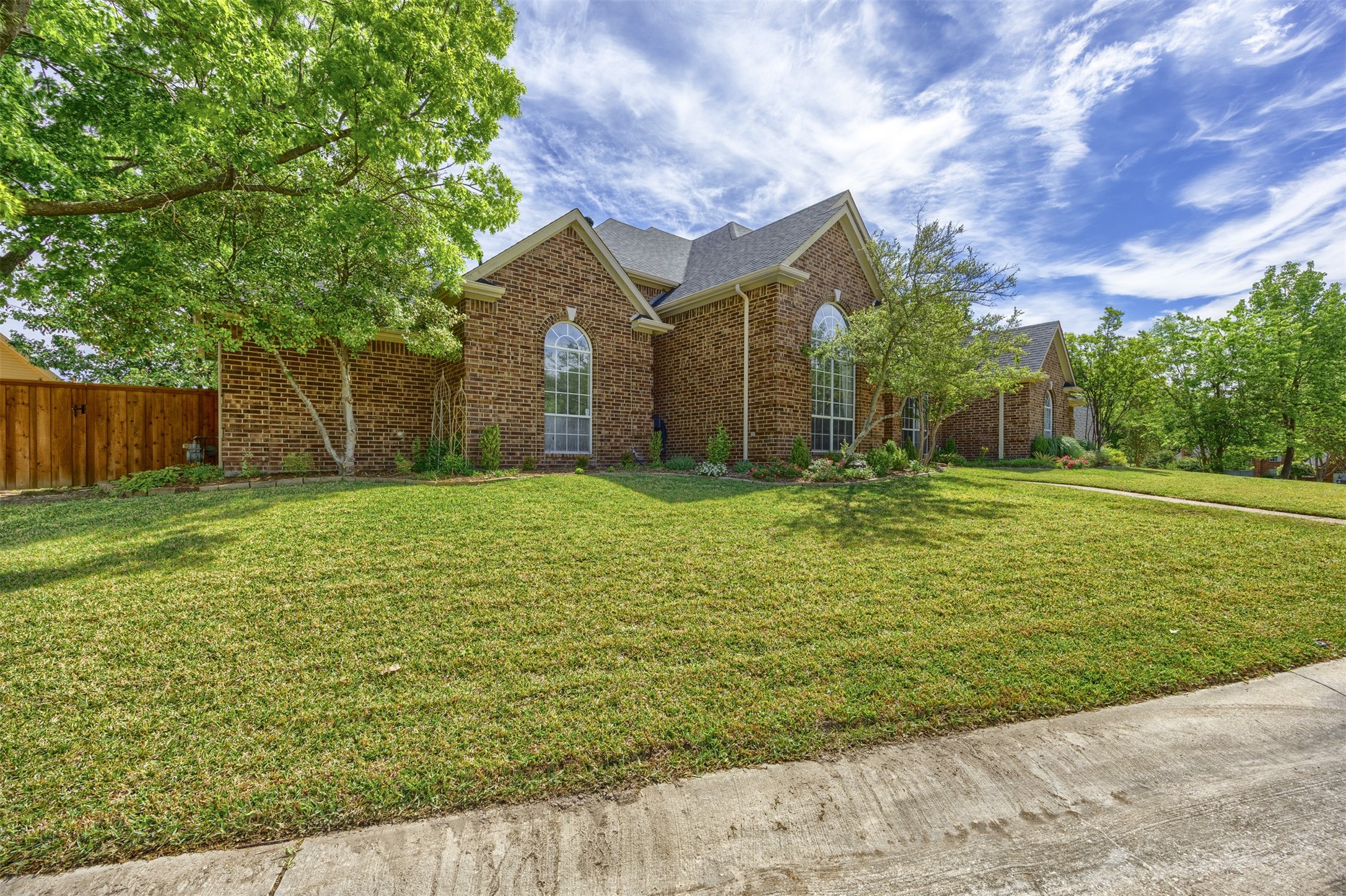 2823 Roundrock Mckinney TX 75072