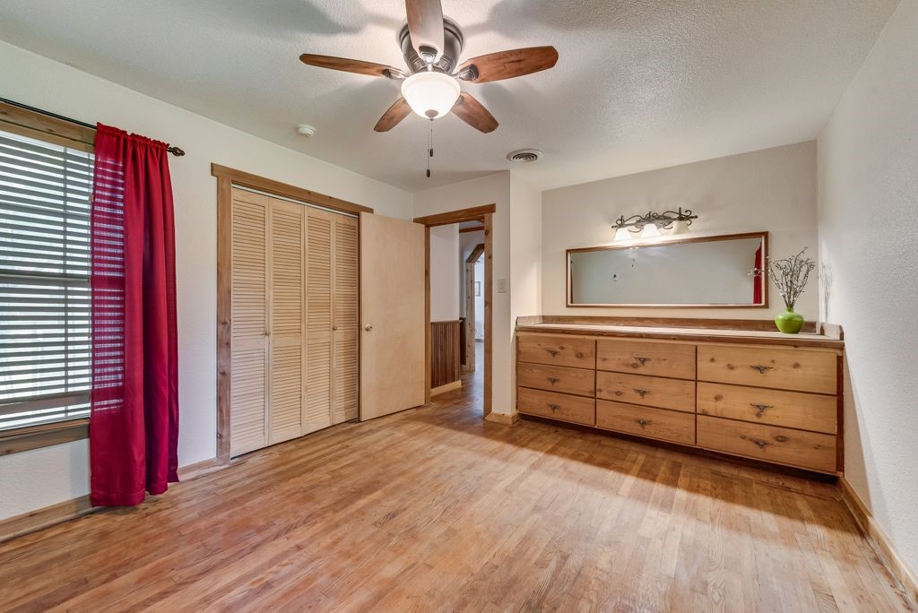 3917 Menn Street Haltom City TX 76117