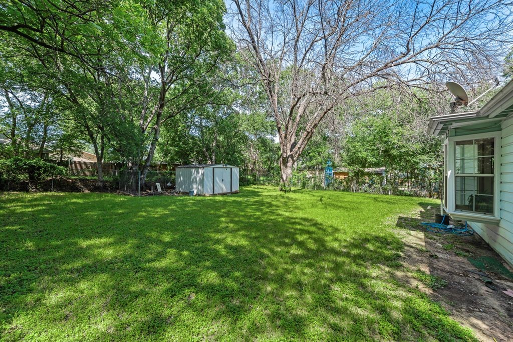 3917 Menn Street Haltom City TX 76117