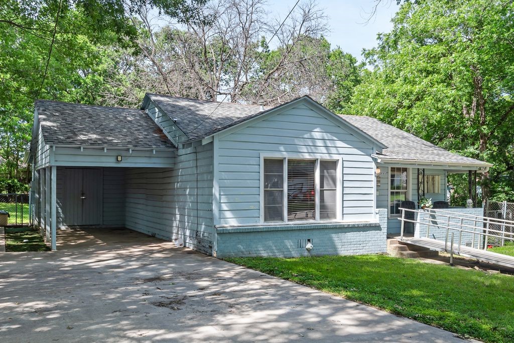 3917 Menn Street Haltom City TX 76117