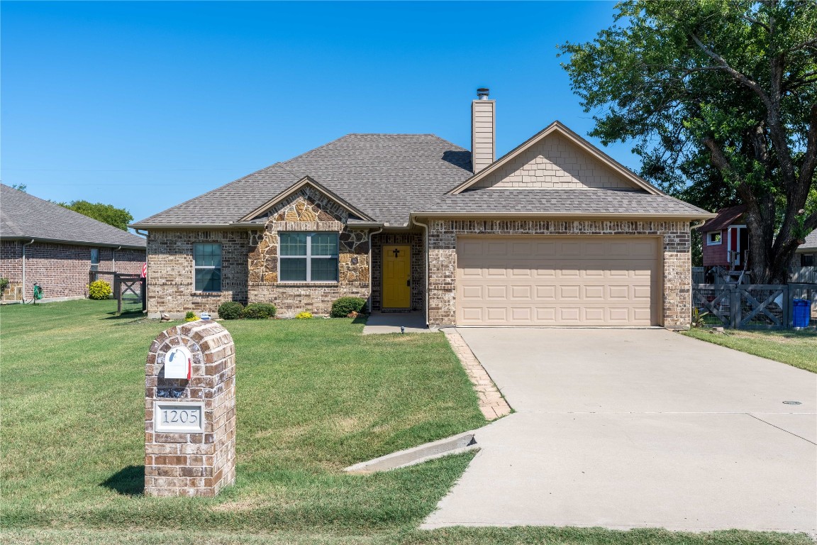 1205 Mary Ann Court Tioga TX 76271