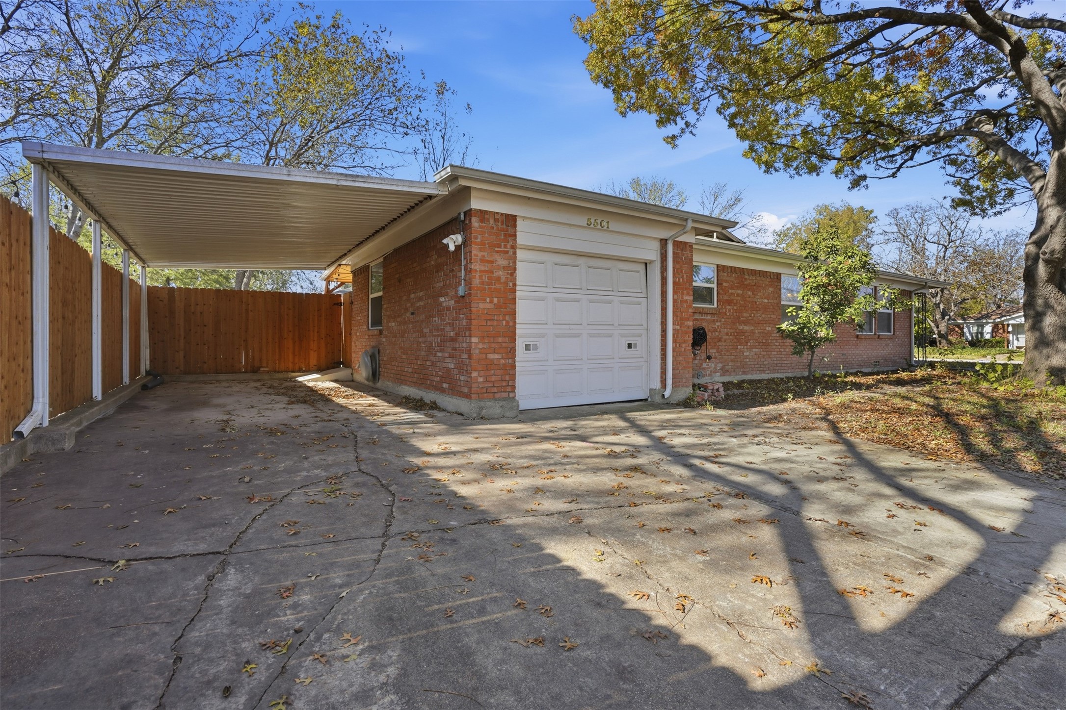 5501 Durham Avenue Fort Worth TX 76114