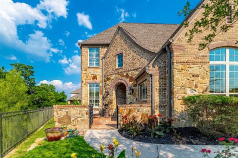 1312 Foxglove Circle Lantana TX 76226