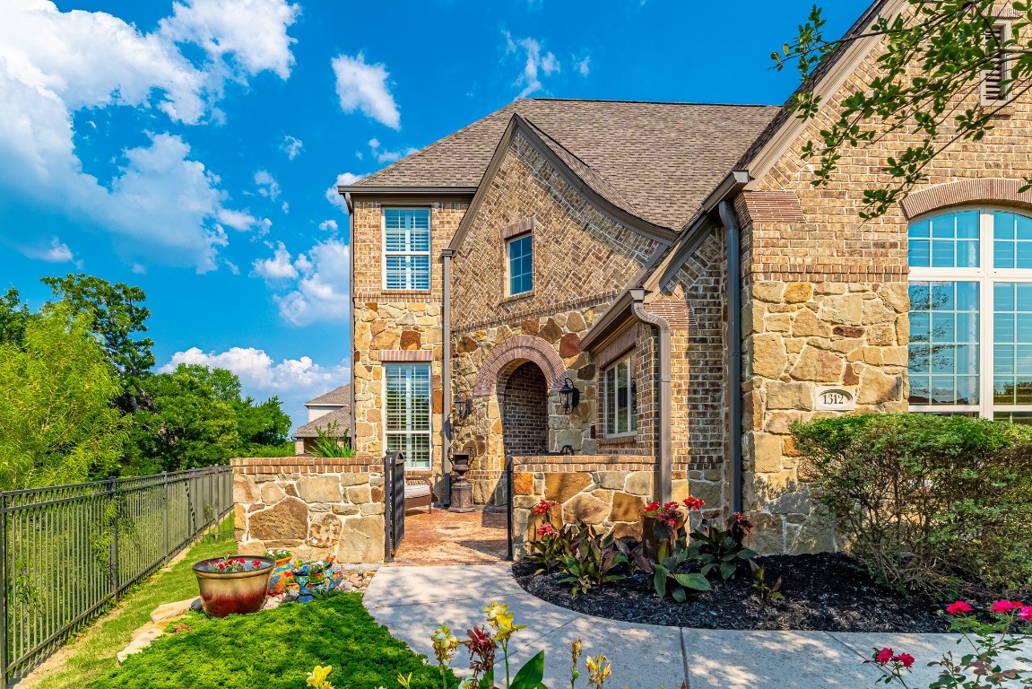 1312 Foxglove Circle Lantana TX 76226