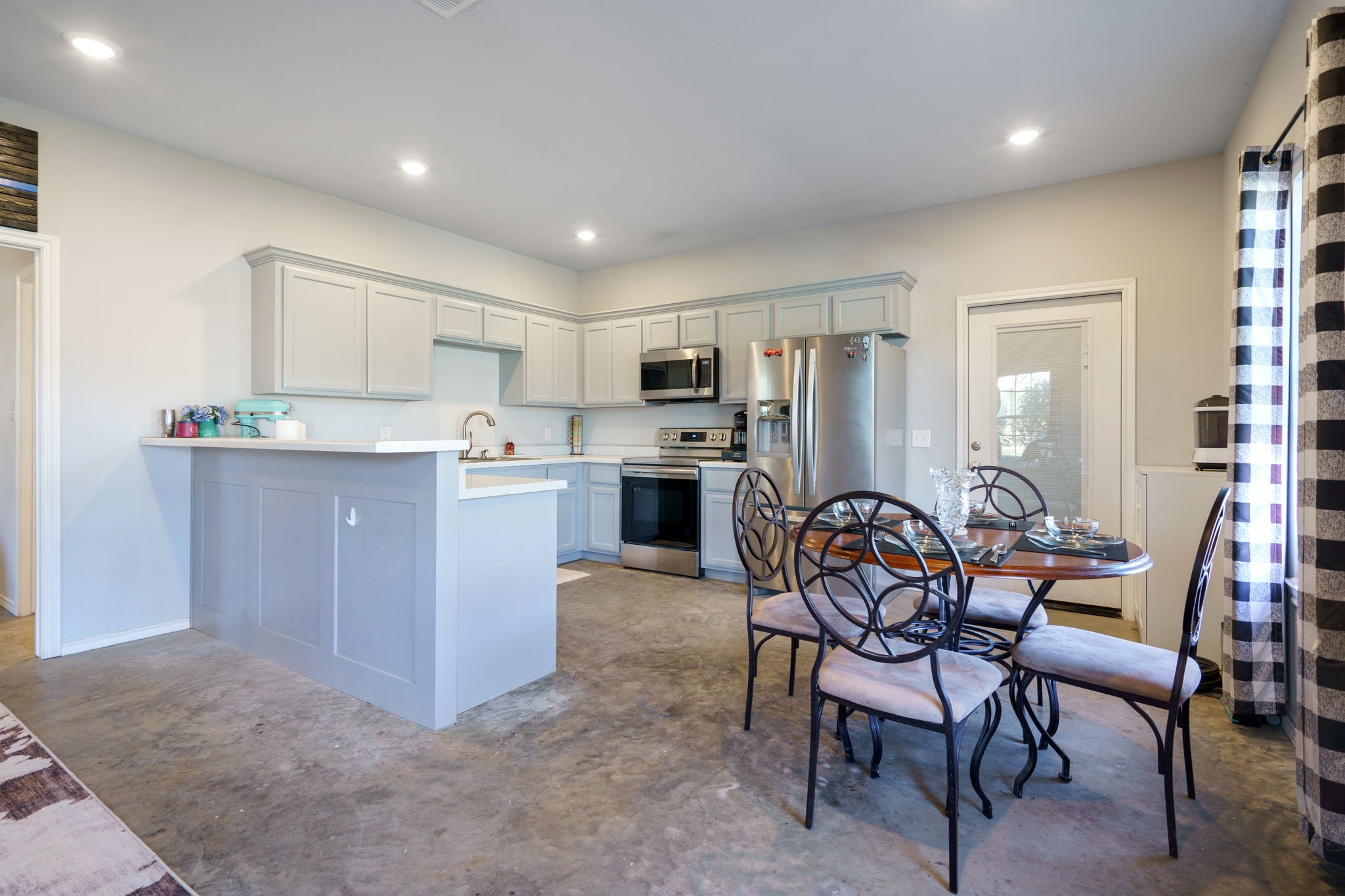 686 Cr 4715 Road Leonard TX 75452