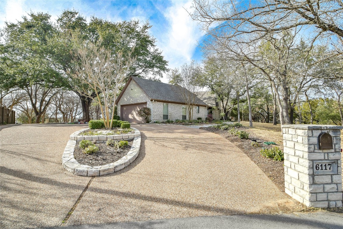 6117 Laredo Court Granbury TX 76049