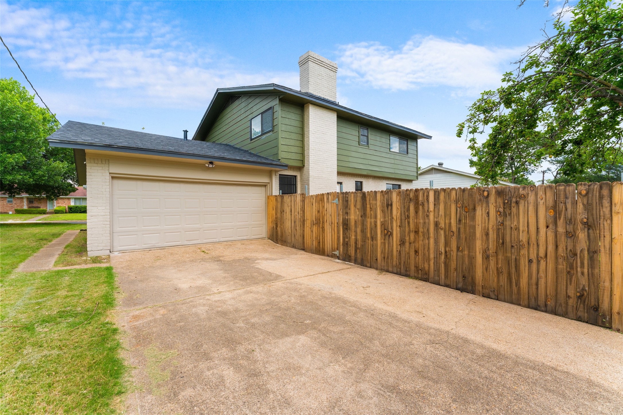 1429 Brook Valley Place Dallas TX 75232