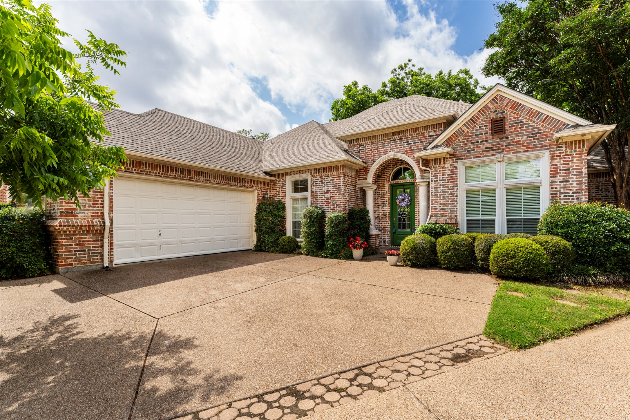 2006 Channing Park Drive Arlington TX 76013
