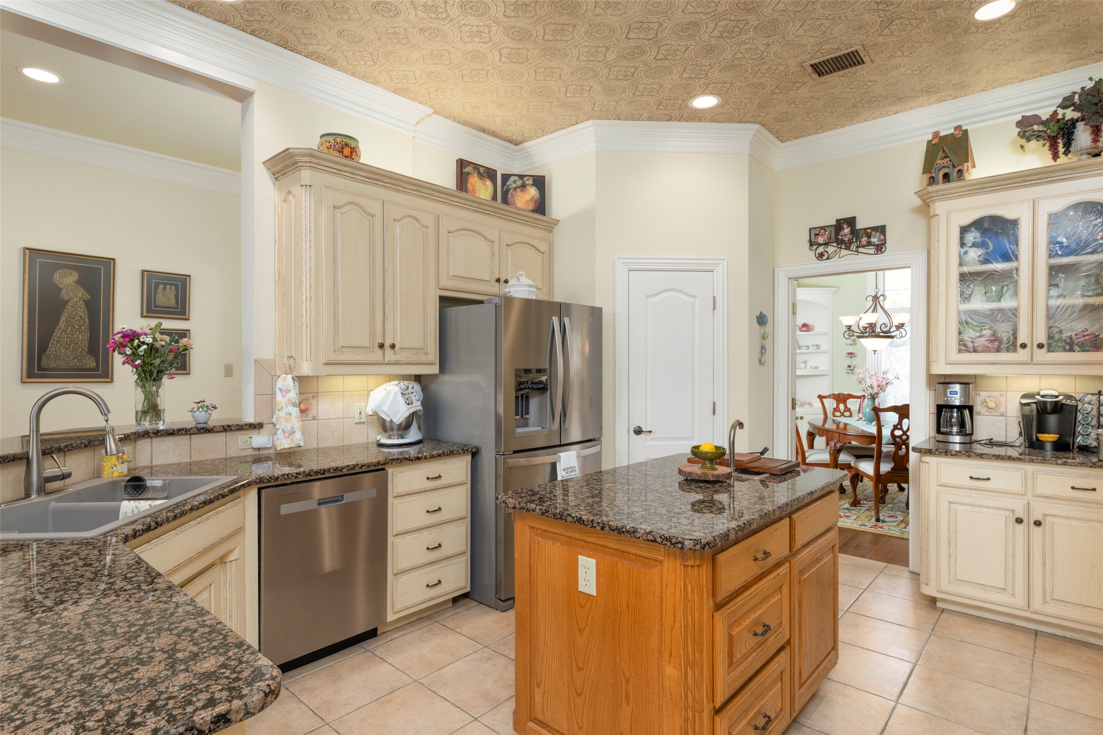 2006 Channing Park Drive Arlington TX 76013