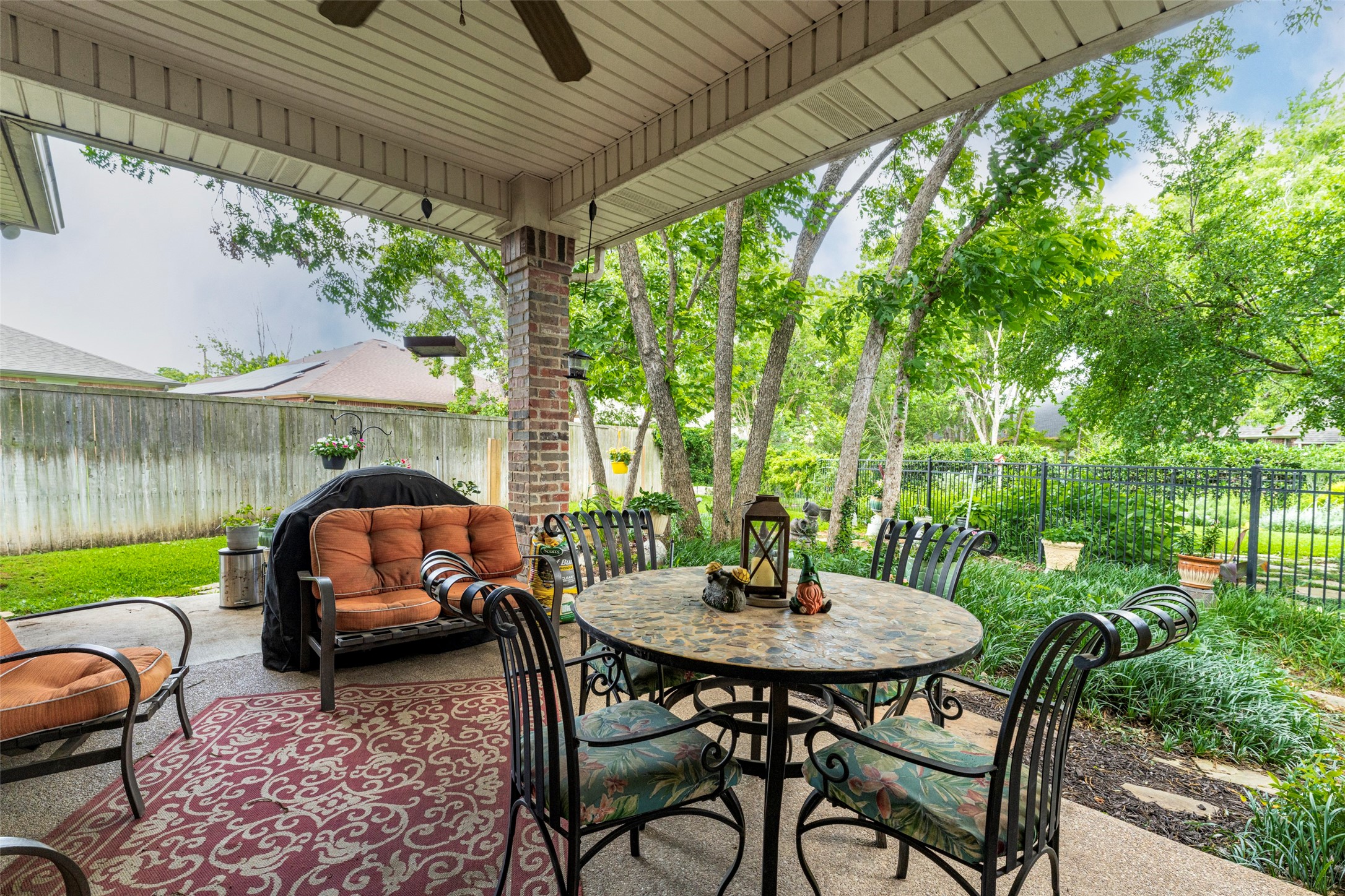 2006 Channing Park Drive Arlington TX 76013