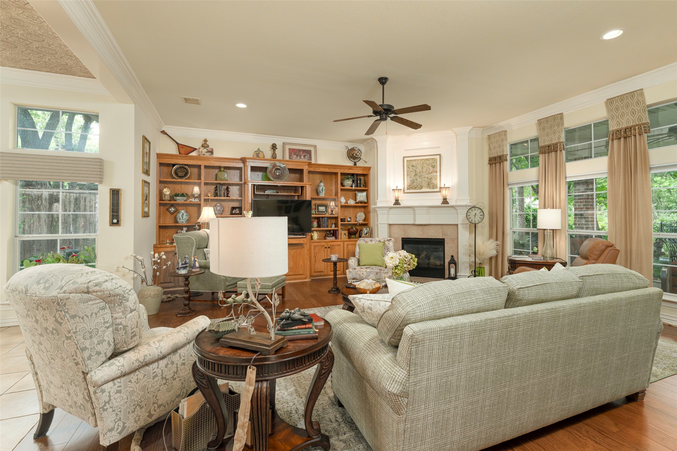 2006 Channing Park Drive Arlington TX 76013
