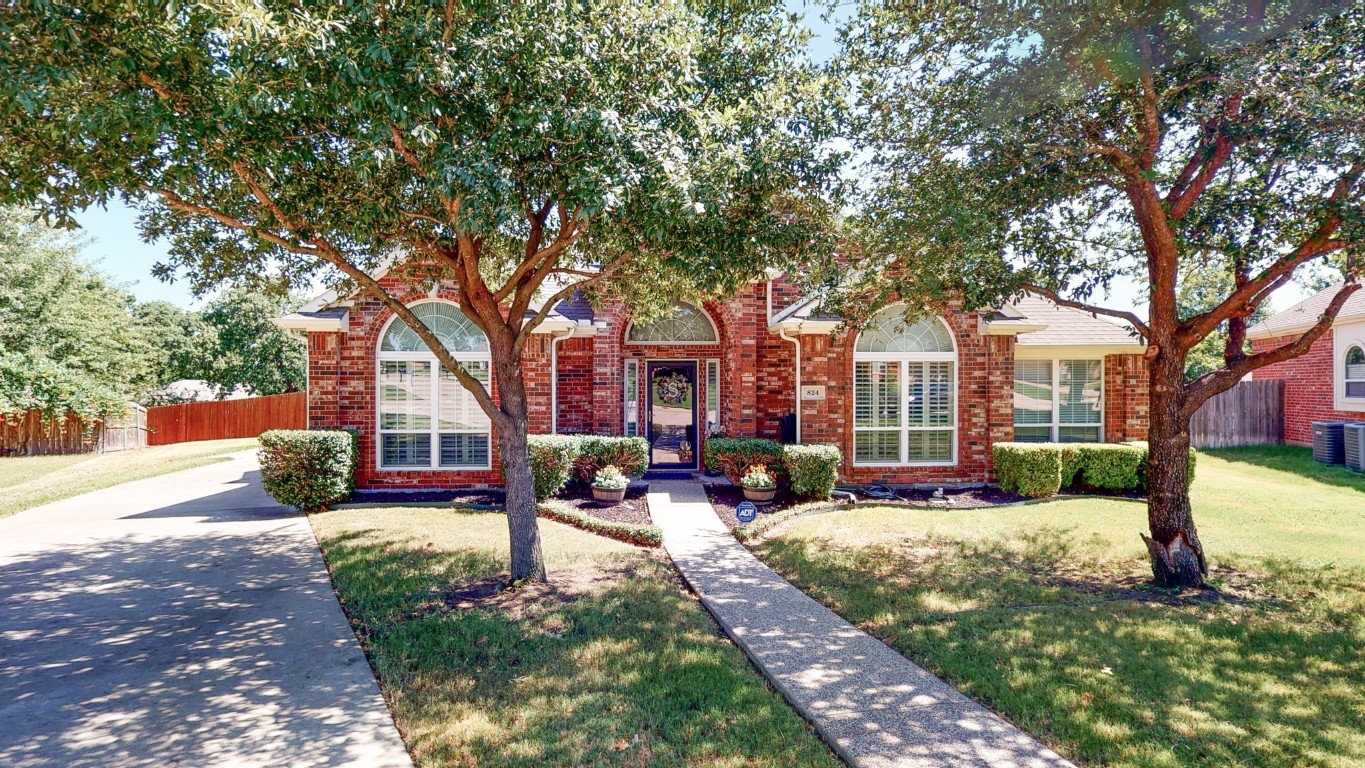 824 Flagstone Drive Burleson TX 76028