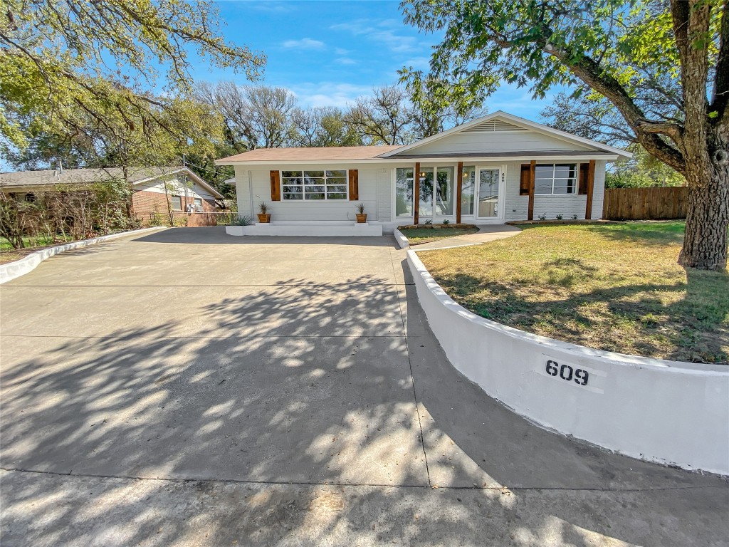 609 SE 25th Avenue Mineral Wells TX 76067