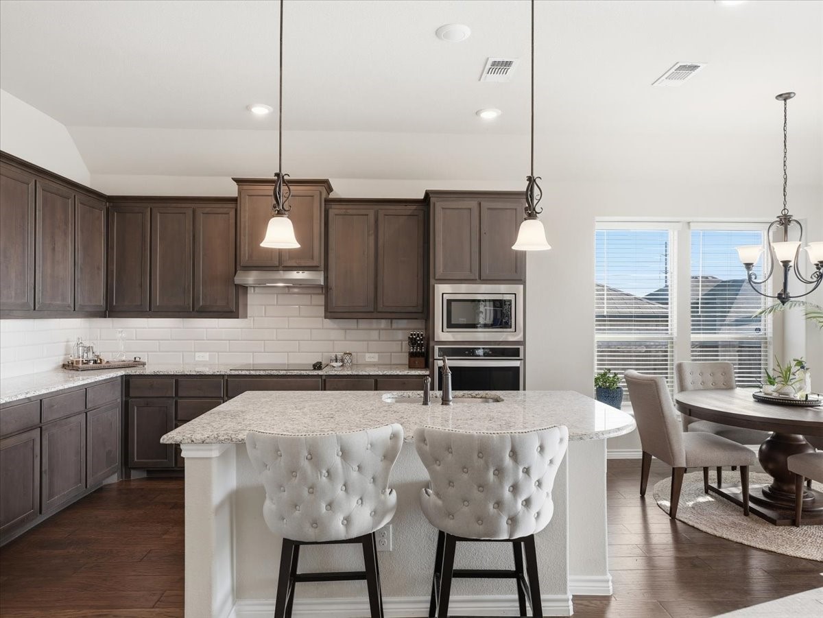 6505 Molly Anita Drive Burleson TX 76058