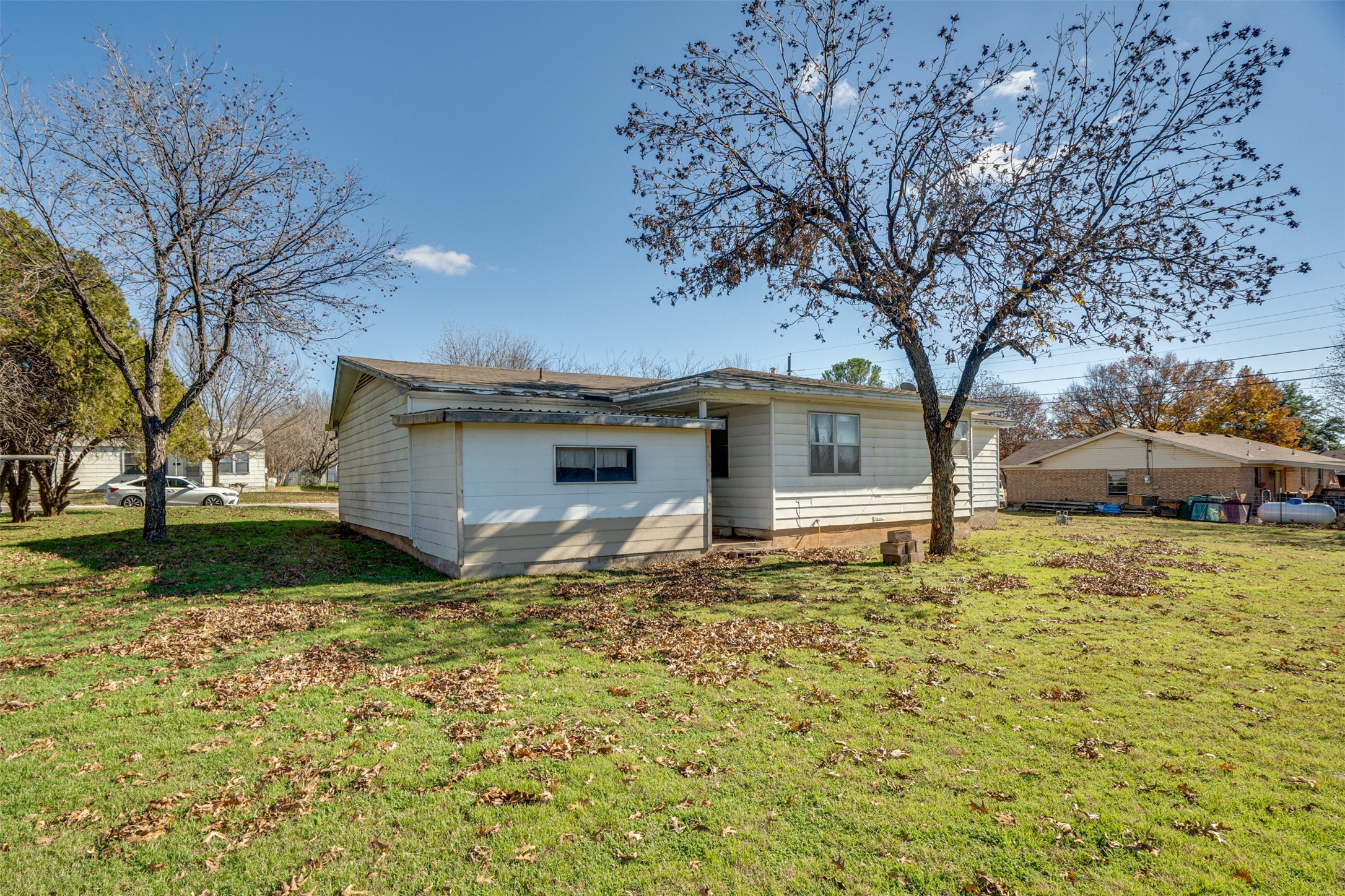 207 N King Street Henrietta TX 76365