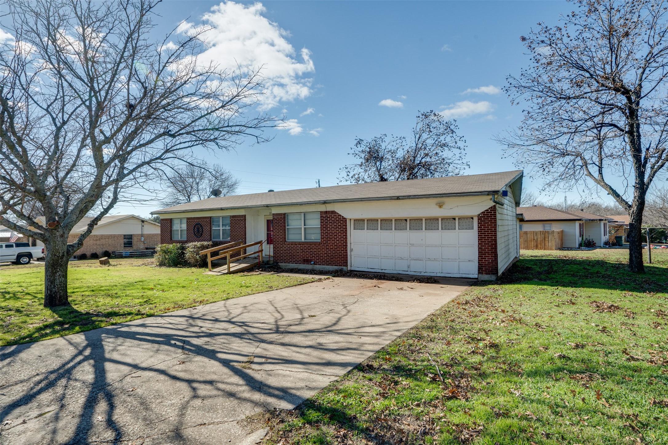 207 N King Street Henrietta TX 76365