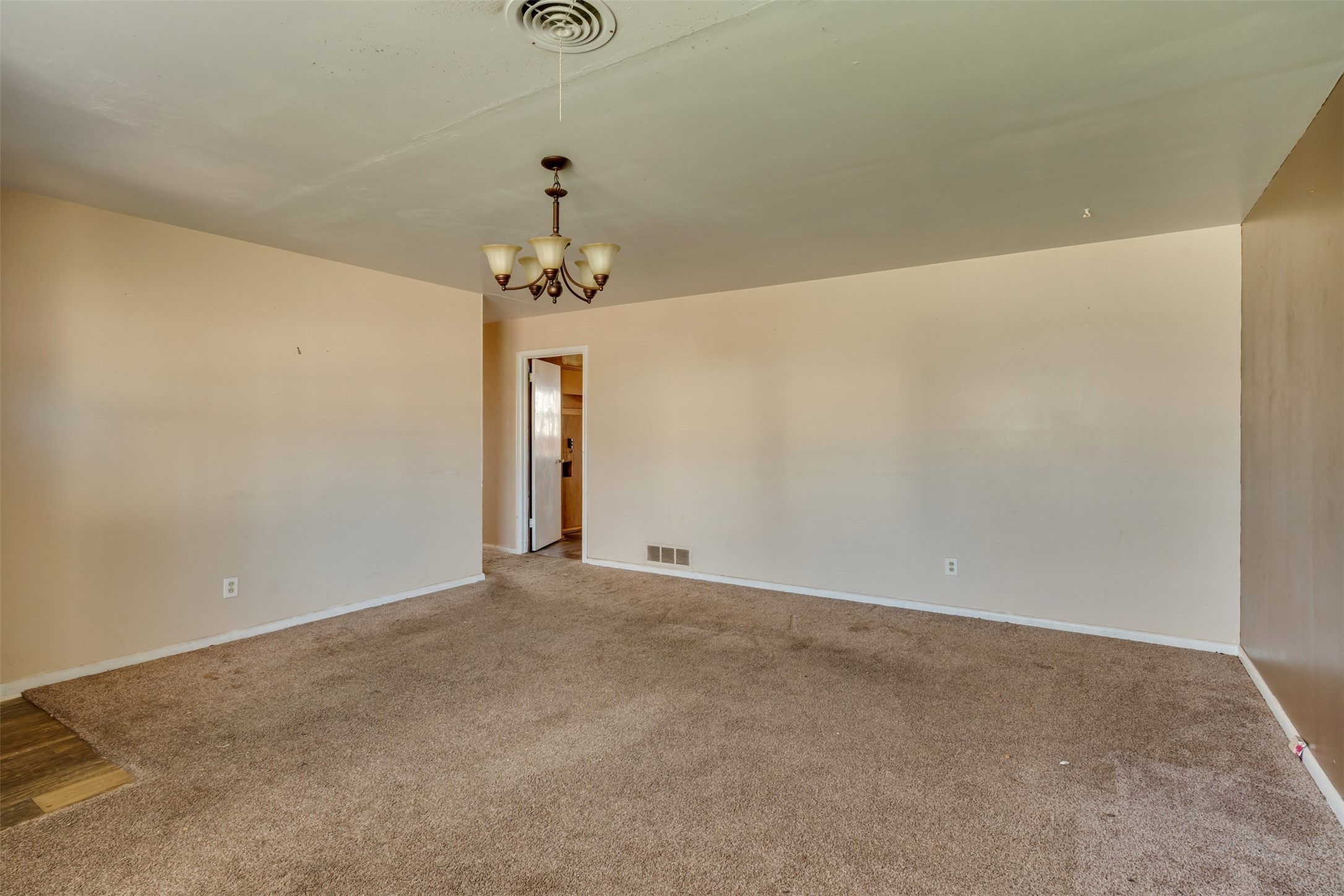 207 N King Street Henrietta TX 76365