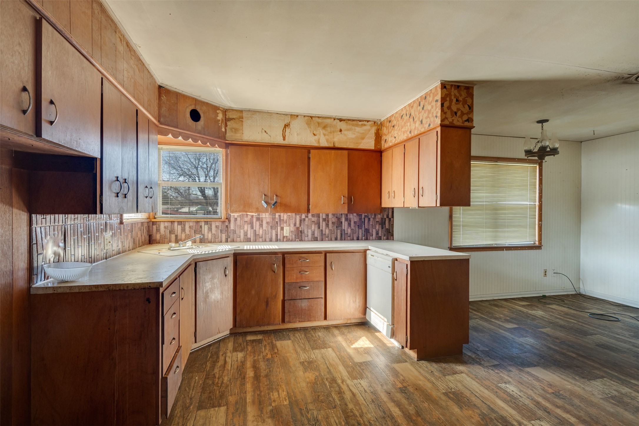 207 N King Street Henrietta TX 76365
