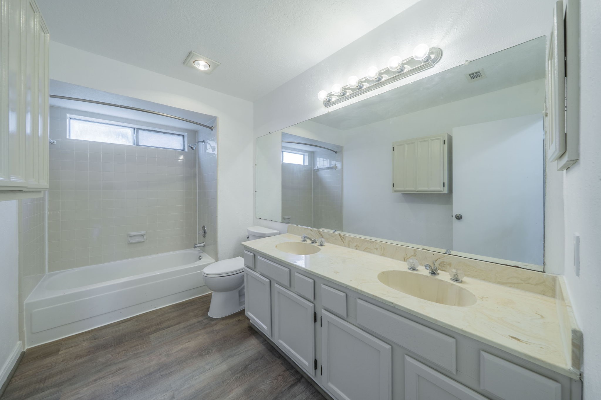 2321 Warwick Avenue Grand Prairie TX 75052