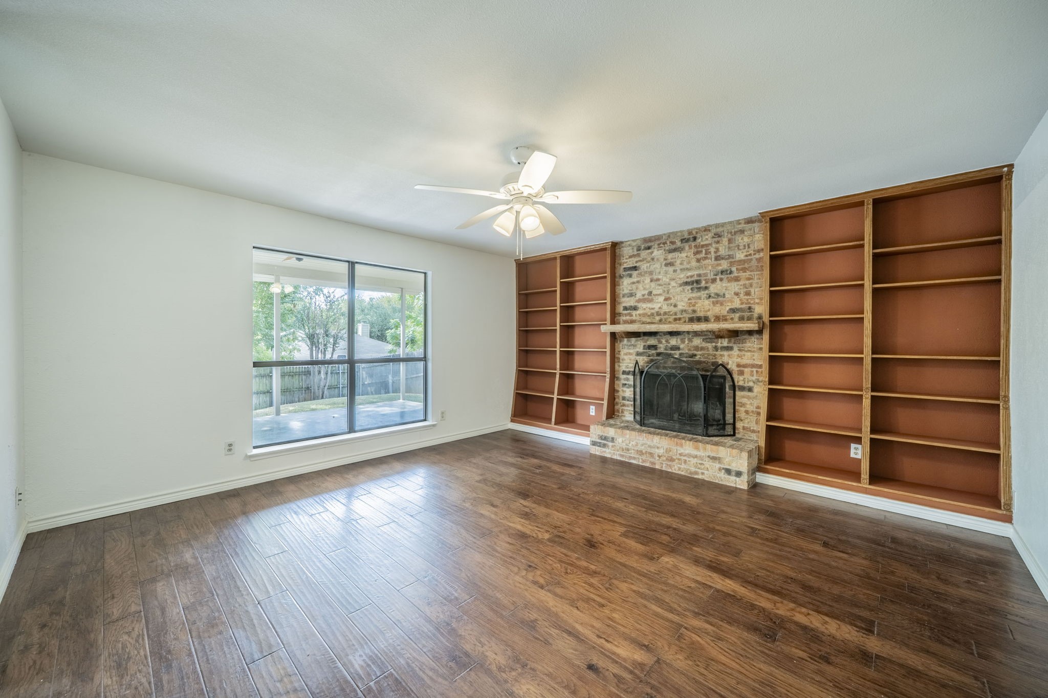 2321 Warwick Avenue Grand Prairie TX 75052