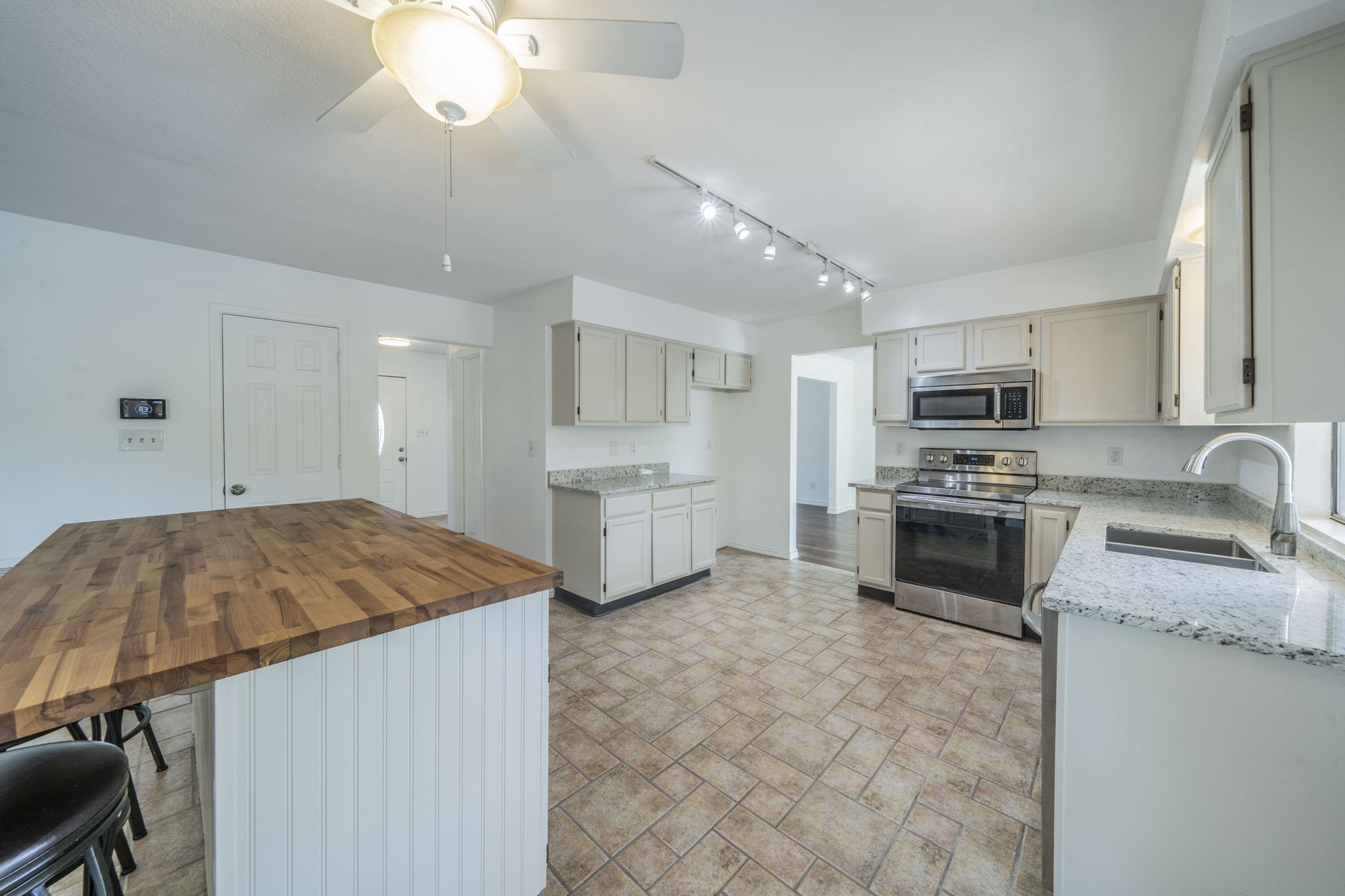 2321 Warwick Avenue Grand Prairie TX 75052